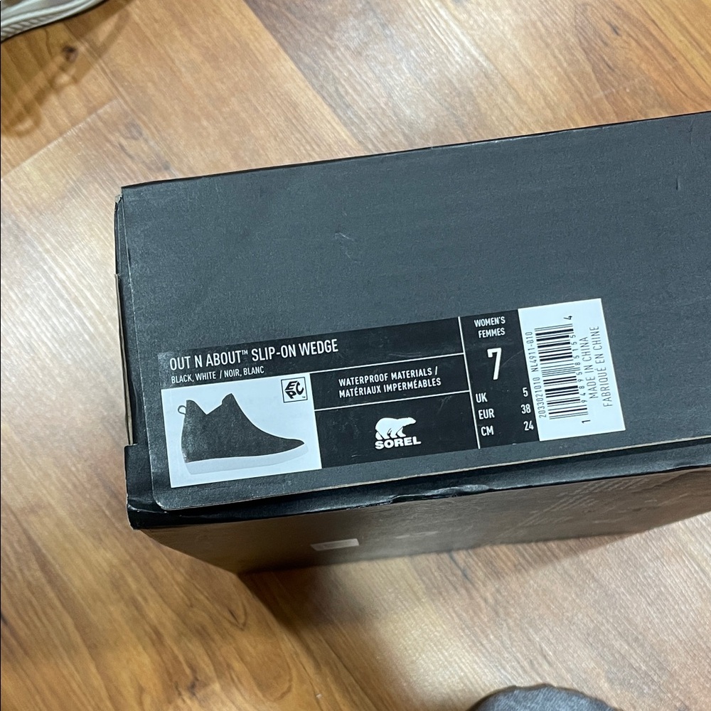 Sorel Out N About Black Slip-On Suede wedge sneaker - Picture 6 of 6